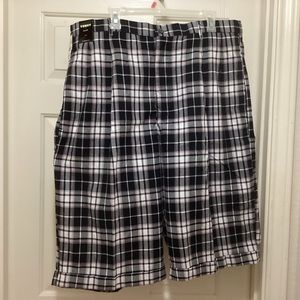 NWTS men’s Trust 40W black plaid 4 pocket pleated front long shorts 14” inseam